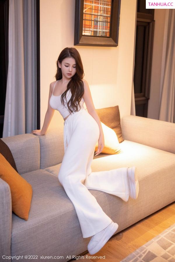   [XiuRen]高清写真图 2022.12.09 No.5975 美羊羊 美腿美臀第33张图片